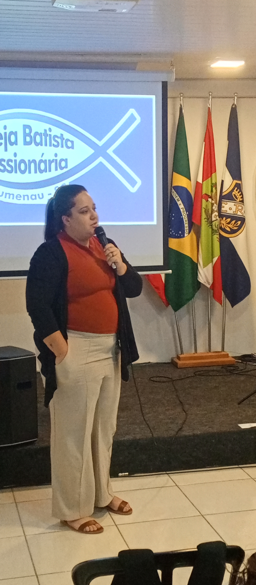 Mensagem diante da identidade visual da IBAM no Culto da Família